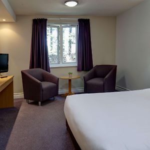 Premier Inn Epsom North